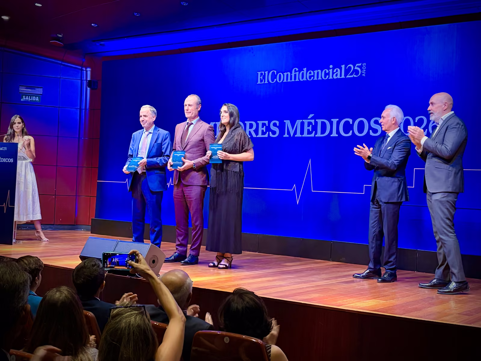 Los premiados en el escenario de la gala